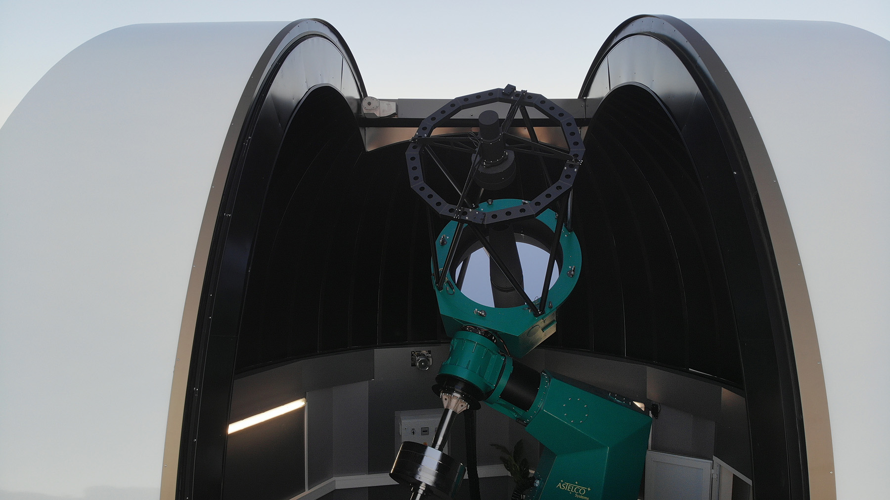 Artemis is the first telescope of the SPECULOOS Northern Observatory. Photo: tau-tec GmbH / Michael Ruder http://www.tau-tec.de